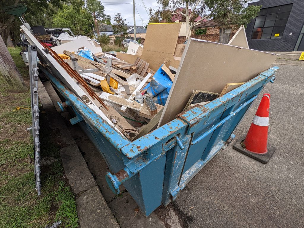 How big is a 4 cubic metre skip bin, Narellan Skip Bin Hire, Camden Area Skip Bins for Hire Glenfield. Same day delivery anywhere in the Sydney.