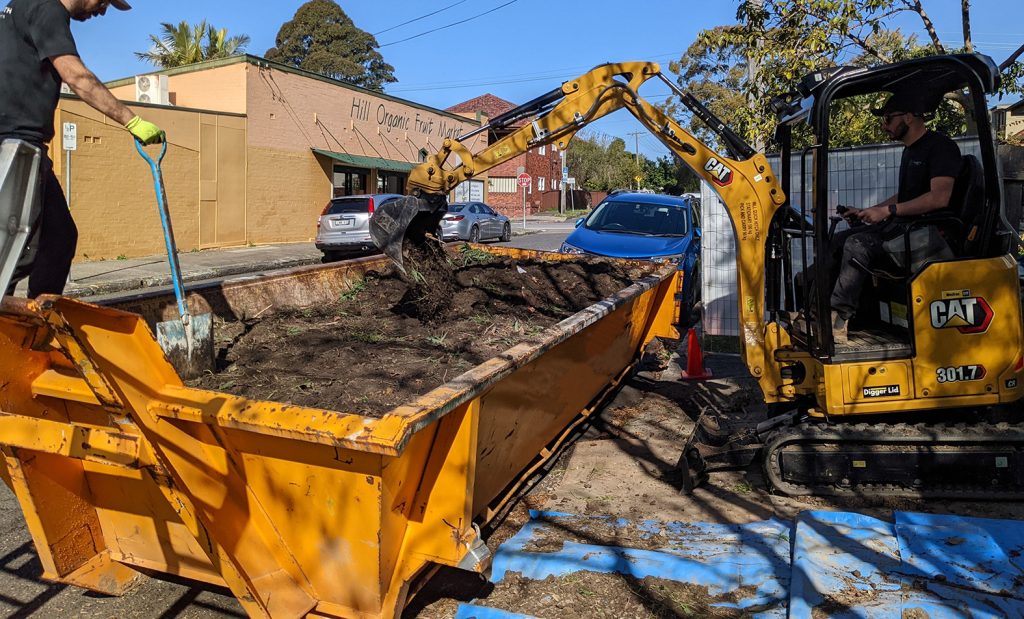 Commercial Skip Bin Hire Ingleburn, Glenfield 2167 NSW skip hire and removal. skip bin sizes 15m3, 20m3 or 25m3. Free quote Order online now